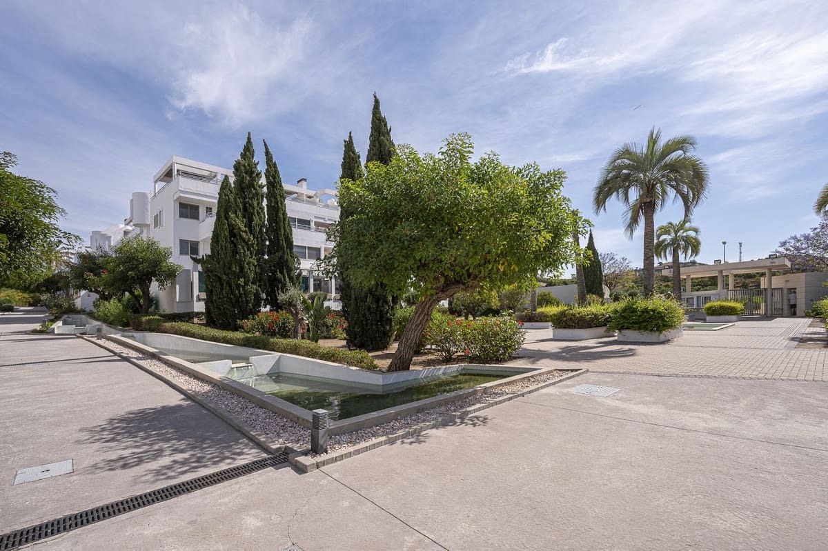 5 bedroom Penthouse for sale in La Cala de Mijas with pool - € 739,000 (Ref: 9540484)