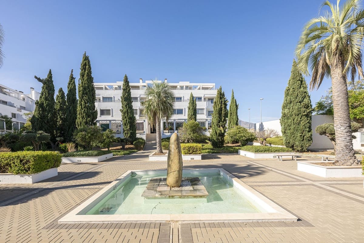 5 bedroom Penthouse for sale in La Cala de Mijas with pool - € 739,000 (Ref: 9540484)