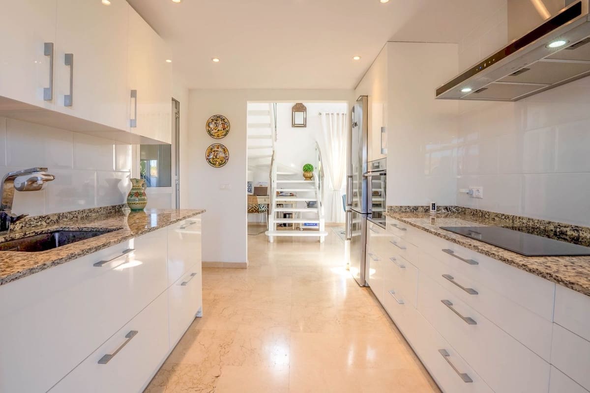 3 sypialnia Penthouse na sprzedaż w Marbesa z basenem - 749 990 € (Ref: 9540485)