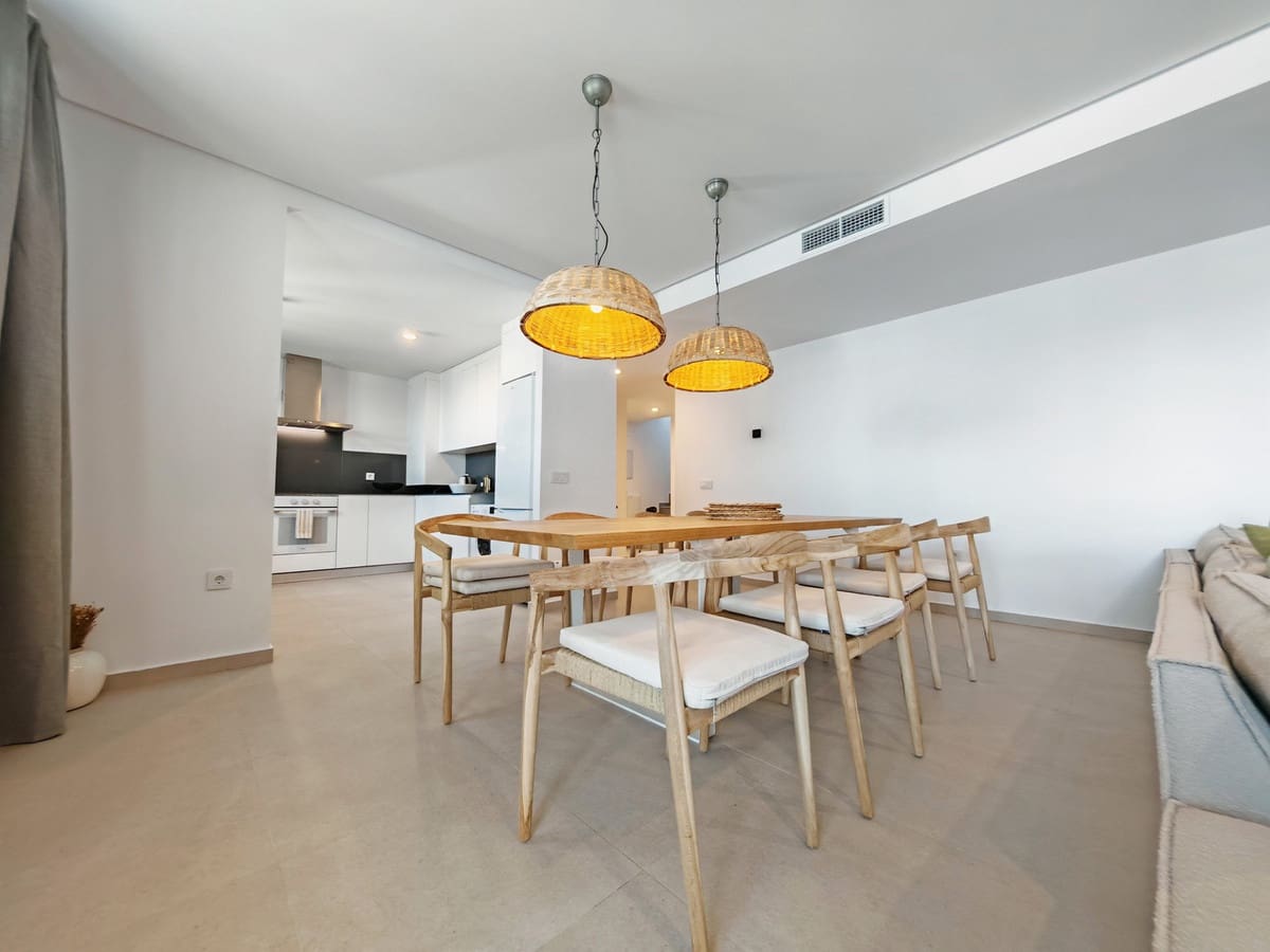 4 makuuhuone Kattohuoneisto myytävänä paikassa Estepona mukana uima-altaan - 750 000 € (Ref: 9540487)