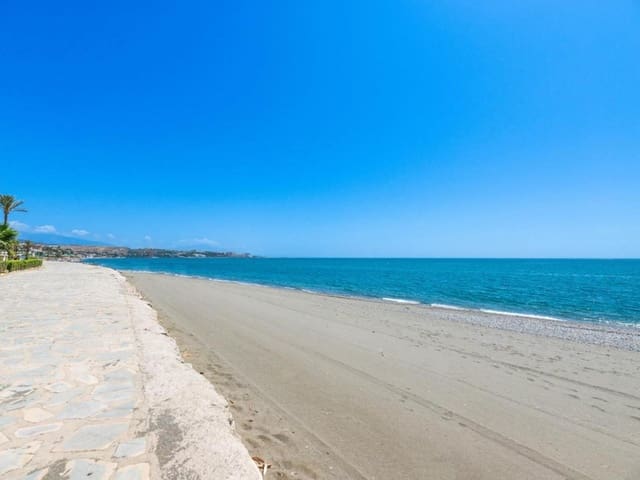 4 makuuhuone Kattohuoneisto myytävänä paikassa Centro, Estepona mukana uima-altaan - 750 000 € (Ref: 9540487)