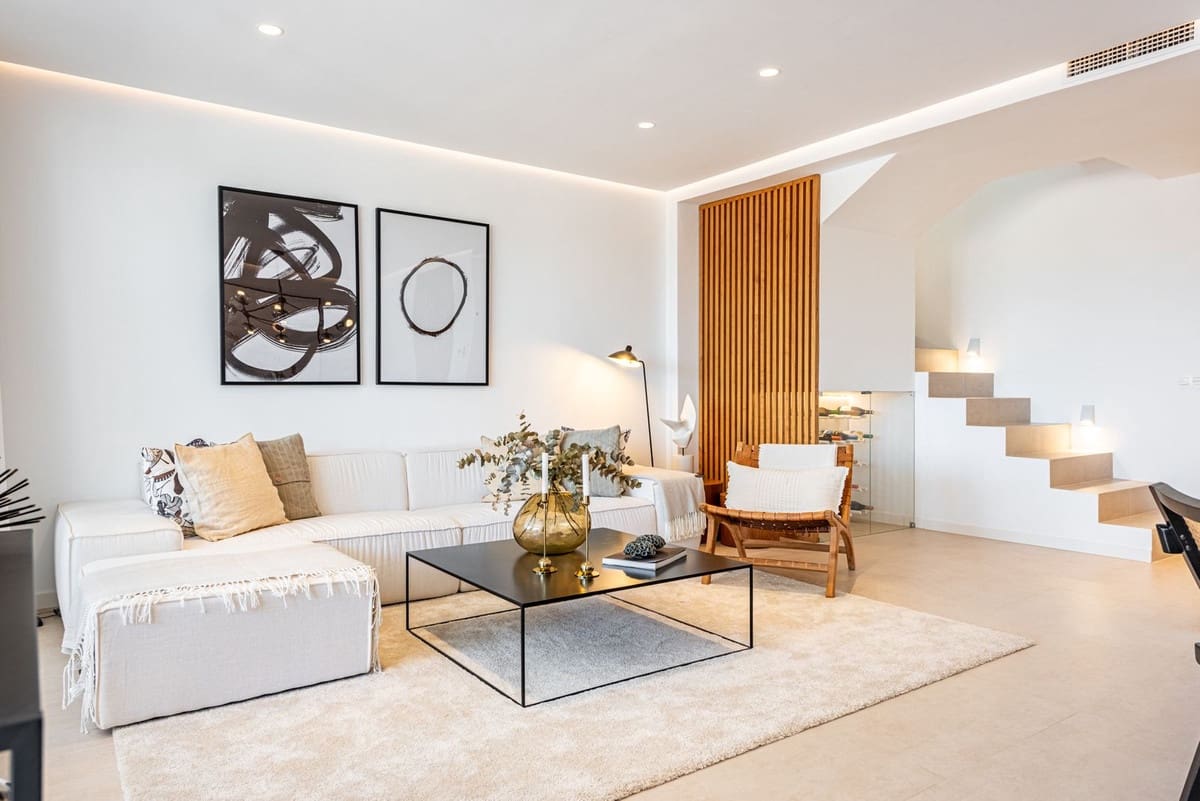 3 soverom Penthouse til salgs i Nueva Andalucia med svømmebasseng garasje - € 795 000 (Ref: 9540488)