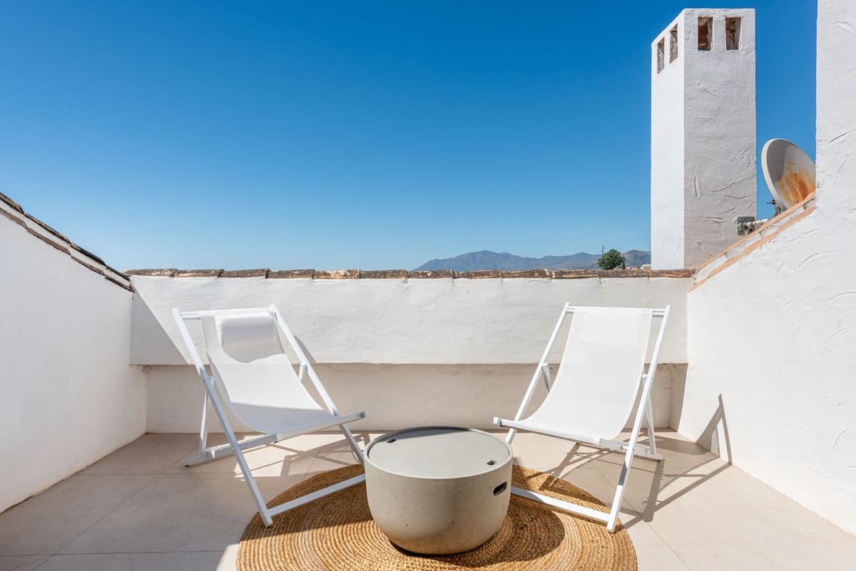 3 soverom Penthouse til salgs i Nueva Andalucia med svømmebasseng garasje - € 795 000 (Ref: 9540488)