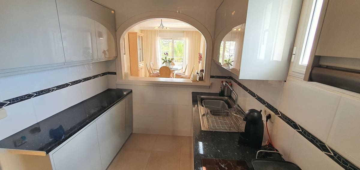 3 soveværelse Penthouse til salg i Marbesa med swimmingpool garage - € 825.000 (Ref: 9540491)