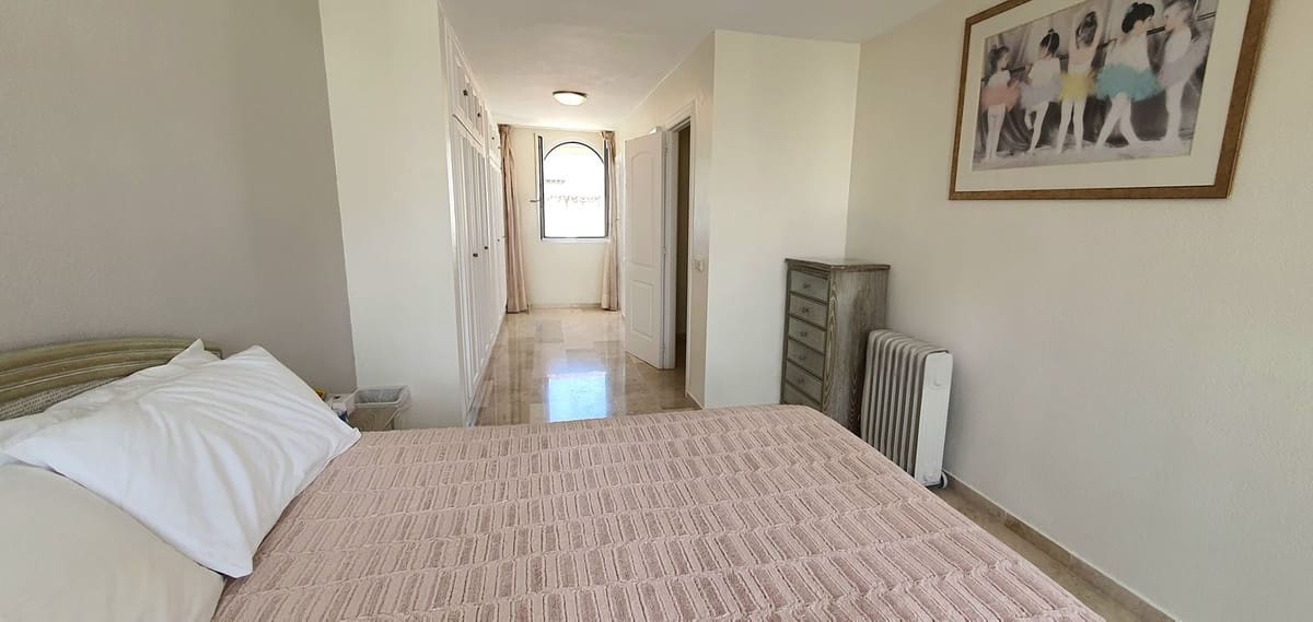 3 soveværelse Penthouse til salg i Marbesa med swimmingpool garage - € 825.000 (Ref: 9540491)