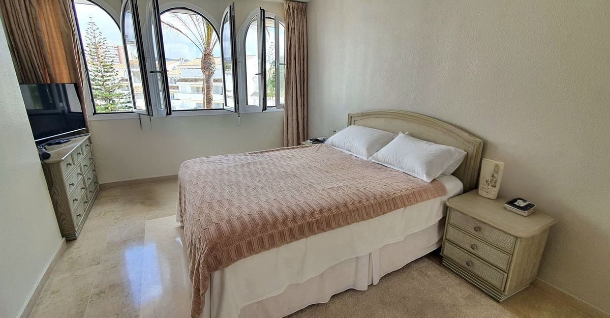 3 soveværelse Penthouse til salg i Marbesa med swimmingpool garage - € 825.000 (Ref: 9540491)