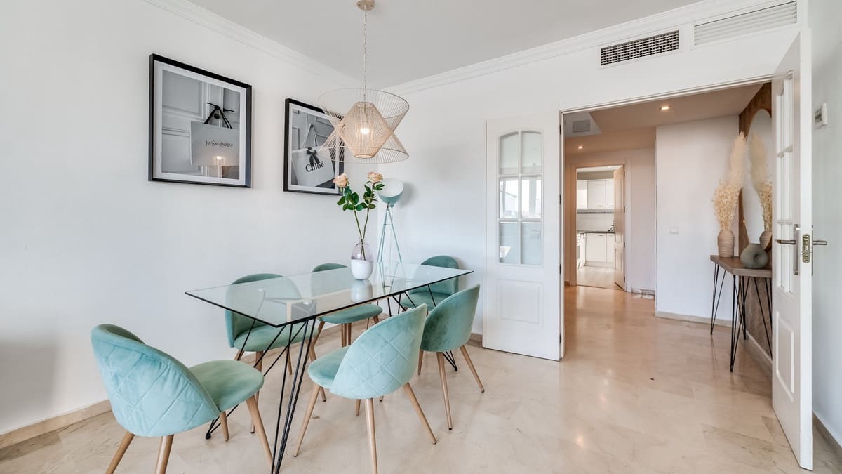 3 soverom Penthouse til salgs i Puerto Banus med svømmebasseng - € 850 000 (Ref: 9540494)