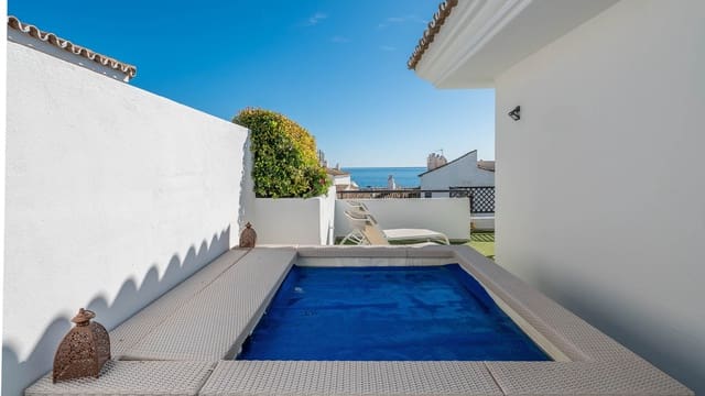 3 soverom Penthouse til salgs i Puerto Banus, Marbella med svømmebasseng - € 850 000 (Ref: 9540494)