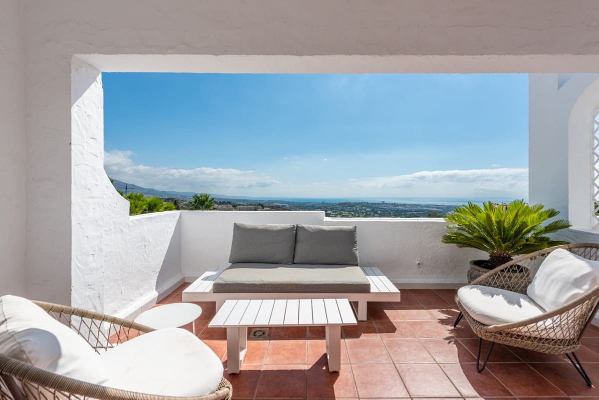 3 sypialnia Apartament na sprzedaż w Benahavis z basenem - 925 000 € (Ref: 9540498)