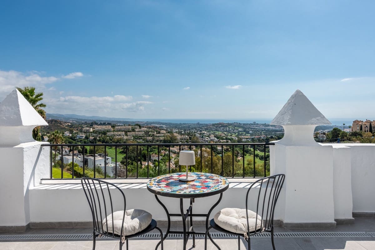 3 sypialnia Apartament na sprzedaż w Benahavis z basenem - 925 000 € (Ref: 9540498)