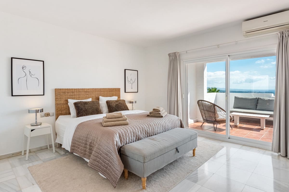 3 sypialnia Apartament na sprzedaż w Benahavis z basenem - 925 000 € (Ref: 9540498)