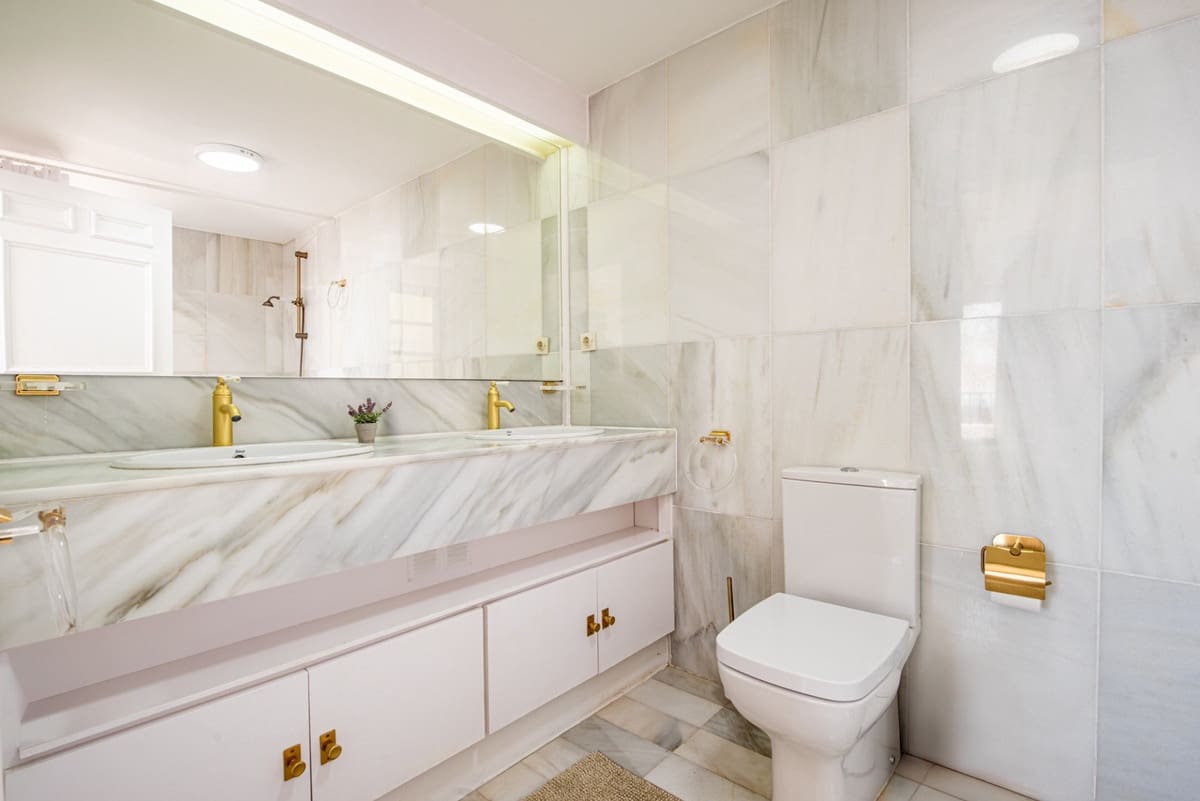 3 sypialnia Apartament na sprzedaż w Benahavis z basenem - 925 000 € (Ref: 9540498)