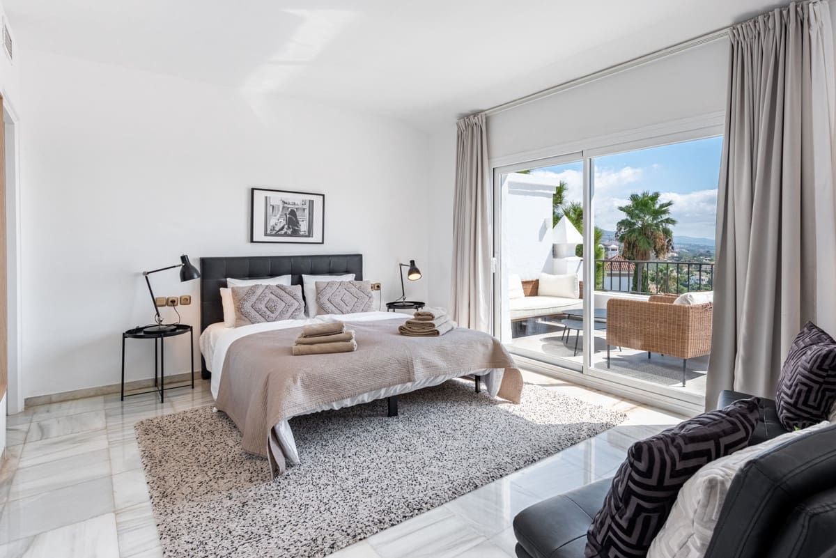 3 sypialnia Apartament na sprzedaż w Benahavis z basenem - 925 000 € (Ref: 9540498)