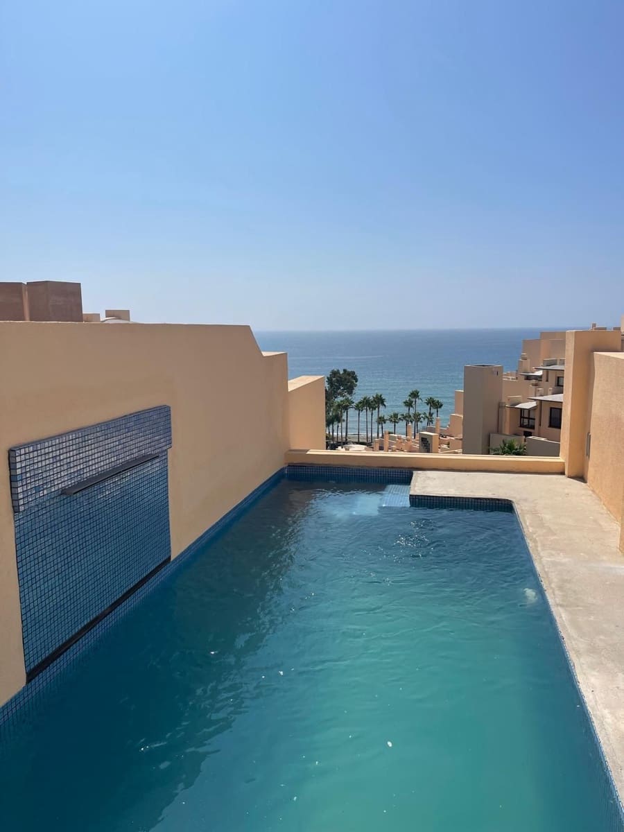 3 makuuhuone Kattohuoneisto myytävänä paikassa Estepona mukana uima-altaan 
autotalli - 950 000 € (Ref: 9540500)