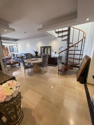 3 slaapkamer Penthouse te koop in Centro, Estepona met zwembad garage - € 950.000 (Ref: 9540500)