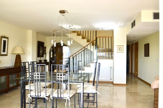 4 soveværelse Penthouse til salg i Guadalmina Alta, Marbella med swimmingpool garage - € 950.000 (Ref: 9540502)