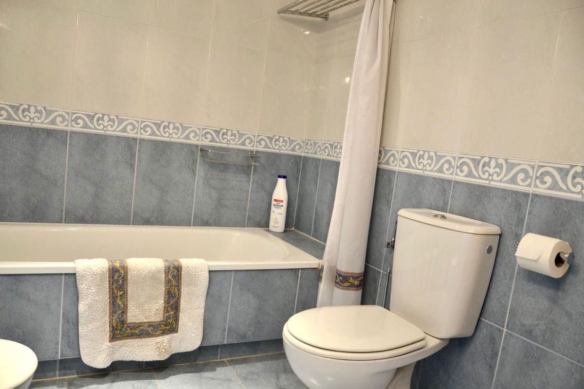 4 soveværelse Penthouse til salg i Guadalmina med swimmingpool garage - € 950.000 (Ref: 9540502)