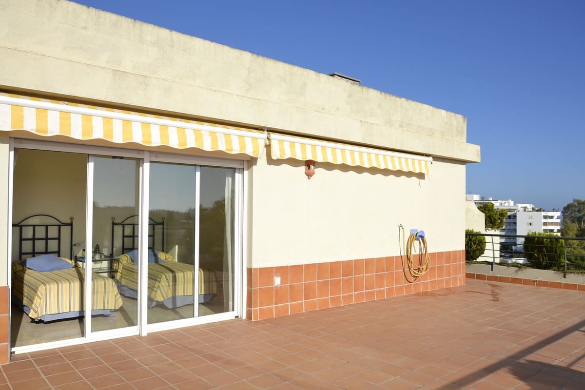 4 soveværelse Penthouse til salg i Guadalmina med swimmingpool garage - € 950.000 (Ref: 9540502)