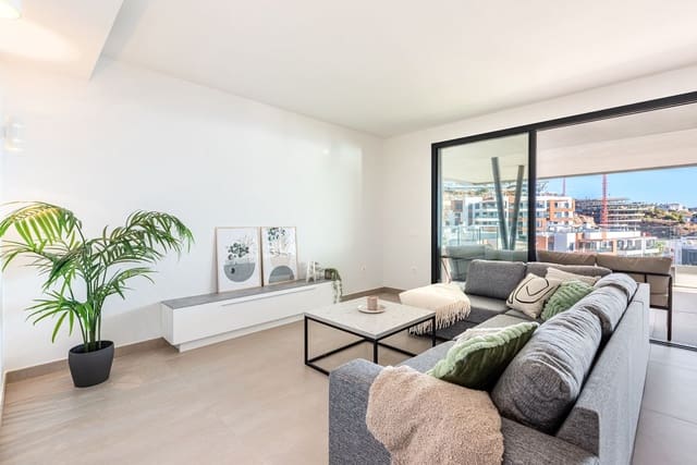 Ático de 2 habitaciones en Centro ciudad, Fuengirola en venta con piscina - 970.000 € (Ref: 9540504)