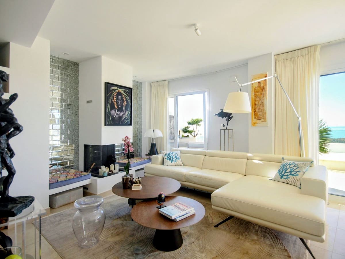 2 bedroom Penthouse for sale in Los Monteros with pool garage - € 980,000 (Ref: 9540506)