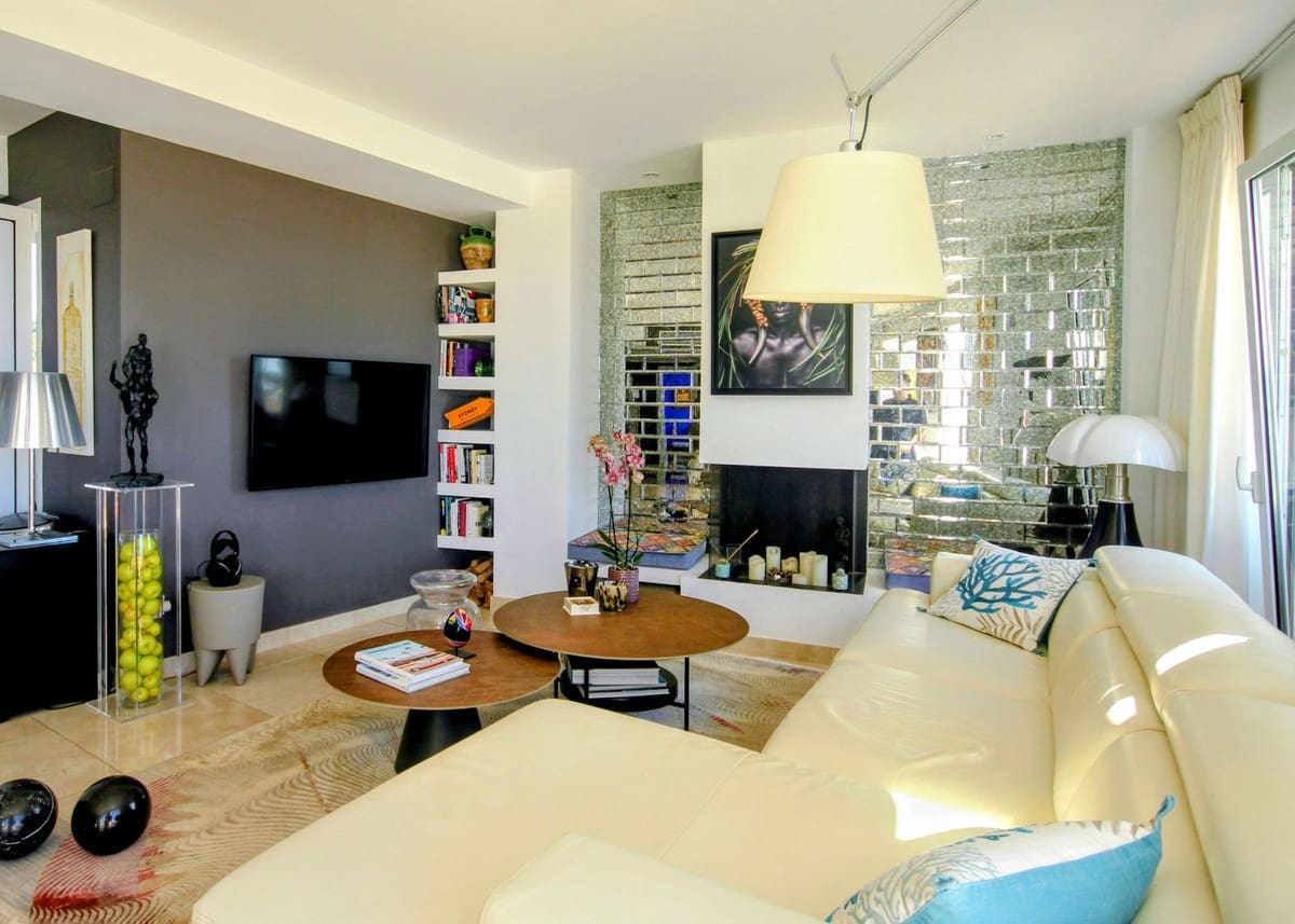 2 bedroom Penthouse for sale in Los Monteros with pool garage - € 980,000 (Ref: 9540506)