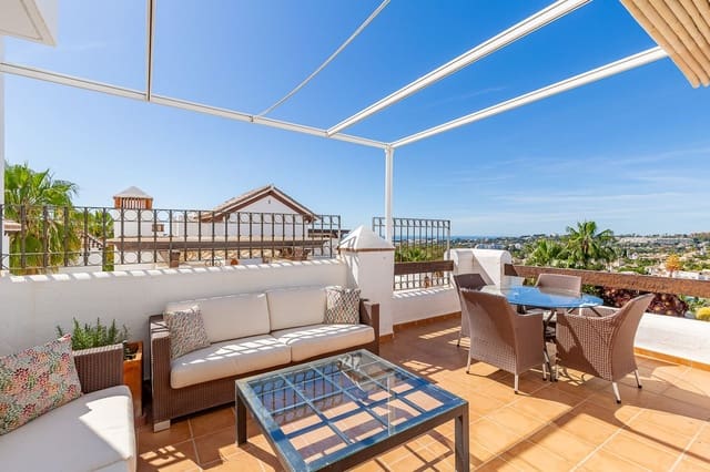 2 quarto Penthouse para venda em La Dama de Noche - La Alzambra, Marbella com piscina garagem - 995 000 € (Ref: 9540507)