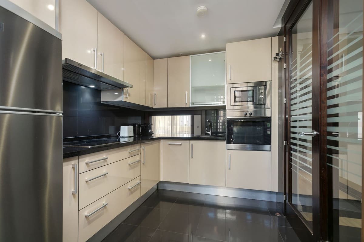 3 bedroom Penthouse for sale in Estepona with pool - € 995,000 (Ref: 9540508)