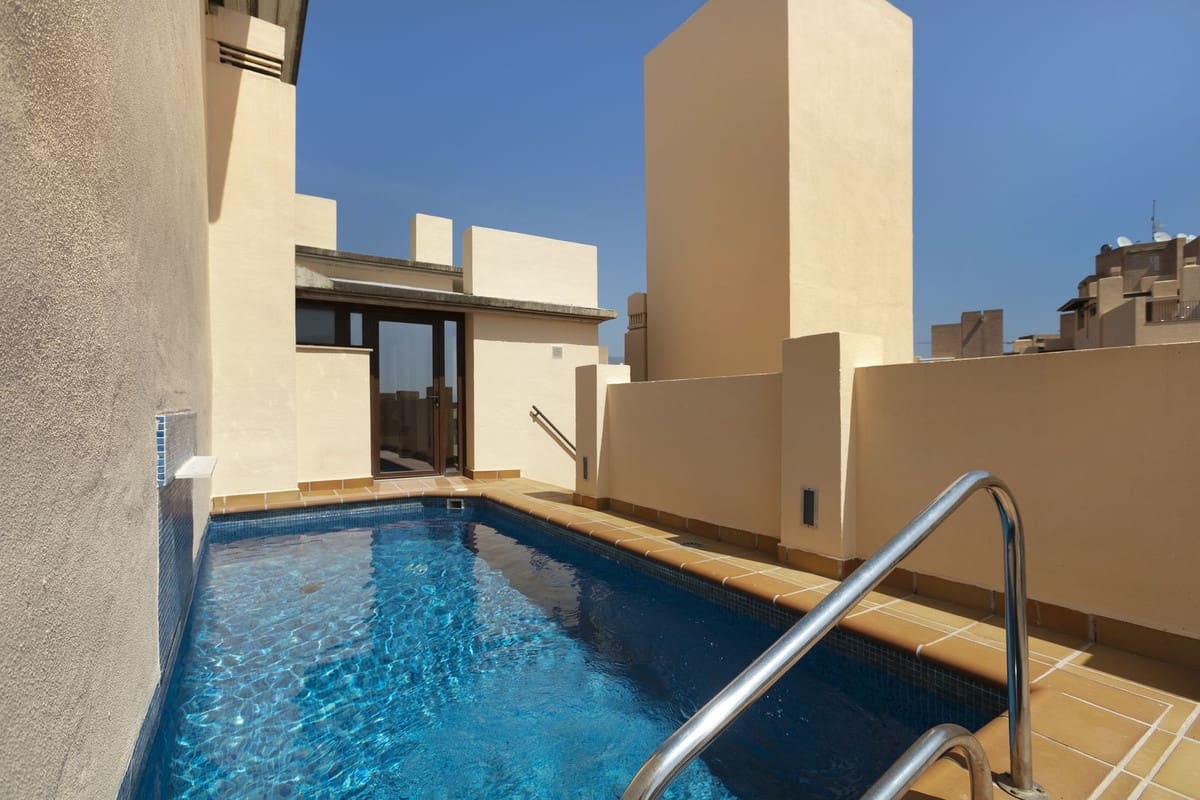 3 bedroom Penthouse for sale in Estepona with pool - € 995,000 (Ref: 9540508)