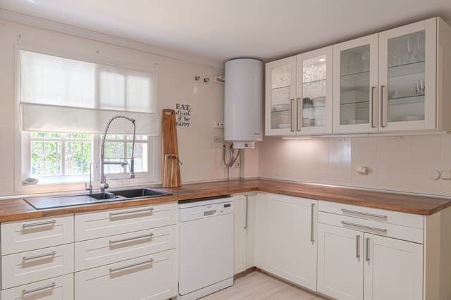 6 soveværelse Finca/Landehus til salg i Alhaurín de la Torre med swimmingpool - € 999.000 (Ref: 9540509)