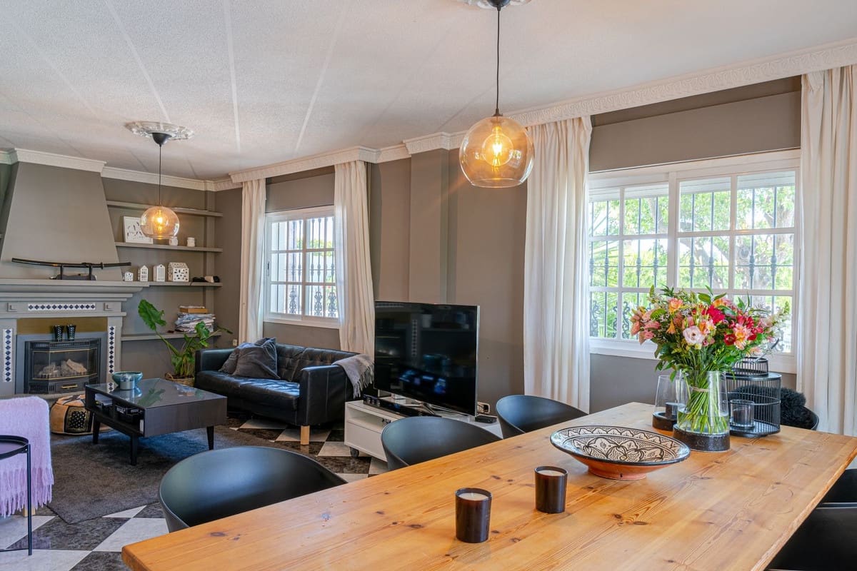 6 soveværelse Finca/Landehus til salg i Alhaurin de la Torre med swimmingpool - € 999.000 (Ref: 9540509)