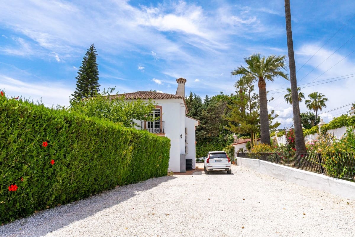 6 soveværelse Finca/Landehus til salg i Alhaurin de la Torre med swimmingpool - € 999.000 (Ref: 9540509)