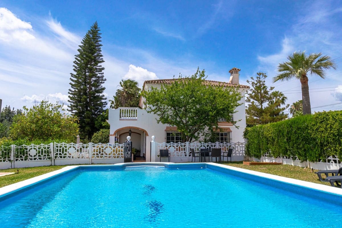 6 soveværelse Finca/Landehus til salg i Alhaurin de la Torre med swimmingpool - € 999.000 (Ref: 9540509)