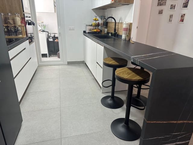 4 makuuhuone Kattohuoneisto myytävänä paikassa Centro, Estepona mukana uima-altaan 
autotalli - 1 000 000 € (Ref: 9540510)