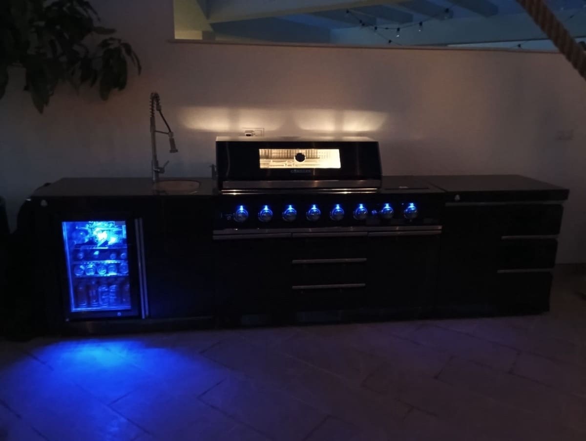 4 bedroom Penthouse for sale in Estepona with pool garage - € 1,000,000 (Ref: 9540510)