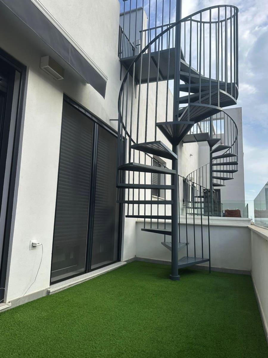 4 bedroom Penthouse for sale in Estepona with pool garage - € 1,000,000 (Ref: 9540510)