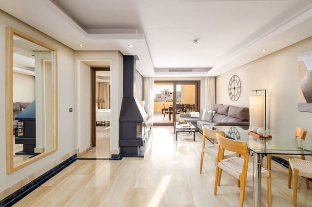 Ático de 4 habitaciones en Cancelada, Estepona en venta con piscina - 1.050.000 € (Ref: 9540511)