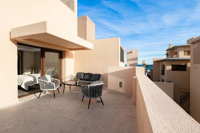 Ático de 4 habitaciones en Cancelada, Estepona en venta con piscina - 1.050.000 € (Ref: 9540511)