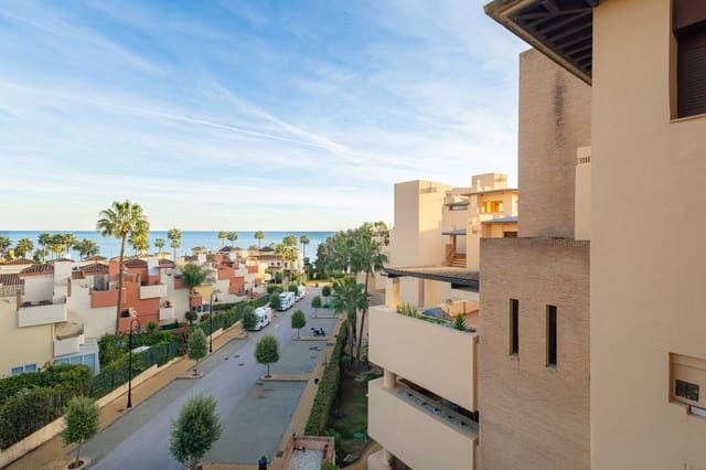 Ático de 4 habitaciones en Cancelada, Estepona en venta con piscina - 1.050.000 € (Ref: 9540511)