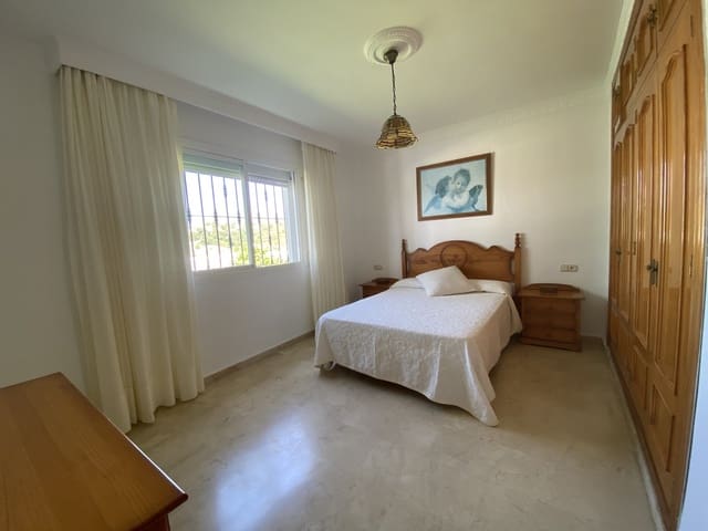 3 makuuhuone Huvila myytävänä paikassa El Velerín, Estepona mukana uima-altaan - 1 075 000 € (Ref: 9540513)