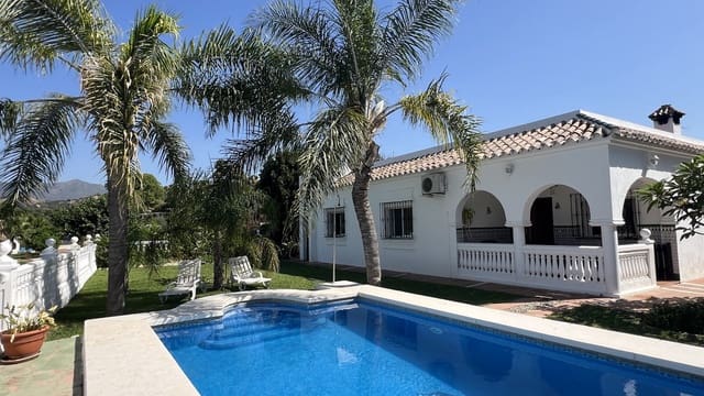 3 quarto Moradia para venda em El Velerín, Estepona com piscina - 1 075 000 € (Ref: 9540513)