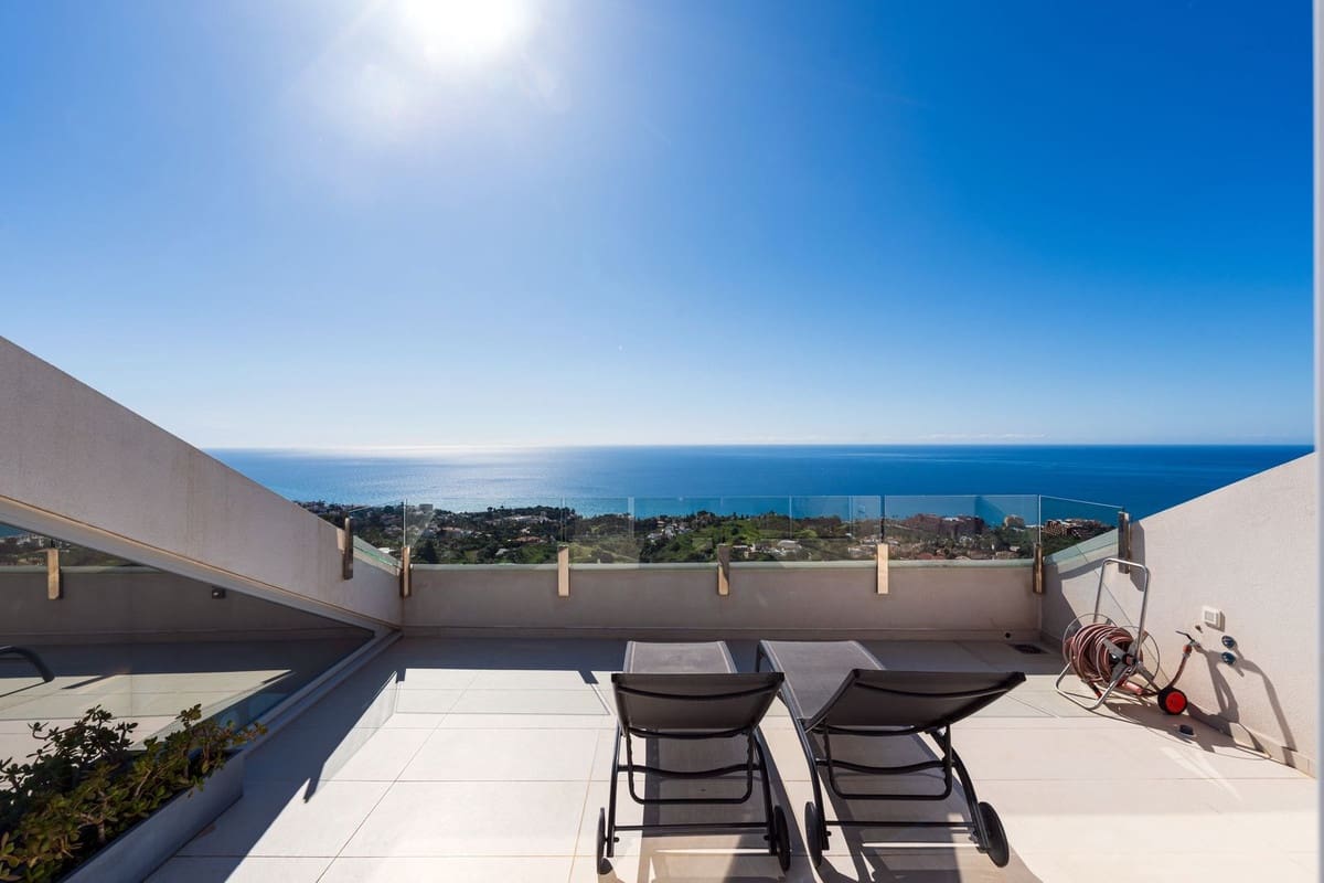 3 soveværelse Penthouse til salg i Benalmadena med swimmingpool garage - € 1.095.000 (Ref: 9540515)