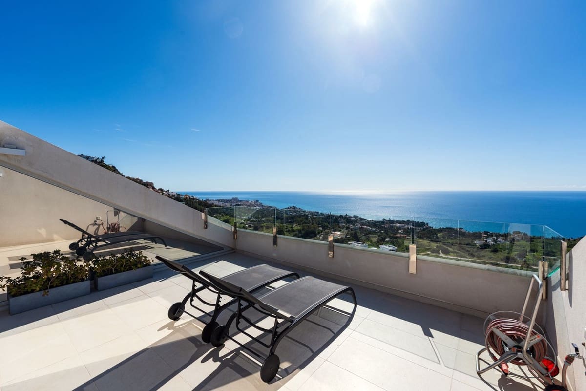 3 soveværelse Penthouse til salg i Benalmadena med swimmingpool garage - € 1.095.000 (Ref: 9540515)