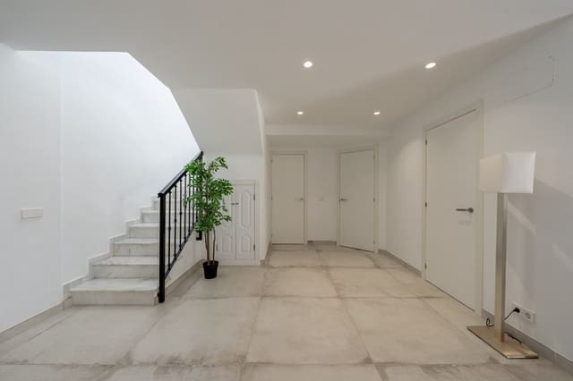 3 soverom Penthouse til salgs i La Dama de Noche - La Alzambra, Marbella med svømmebasseng - € 1 095 000 (Ref: 9540517)