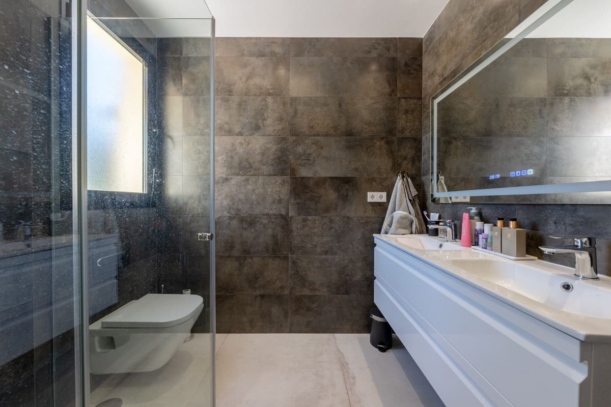 3 soverom Penthouse til salgs i Nueva Andalucia med svømmebasseng - € 1 095 000 (Ref: 9540517)