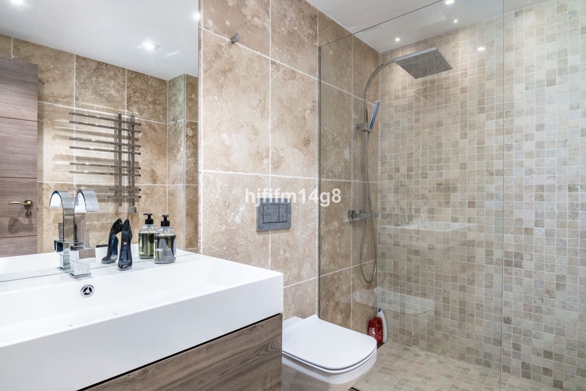 3 soverom Penthouse til salgs i Nueva Andalucia med svømmebasseng - € 1 095 000 (Ref: 9540518)