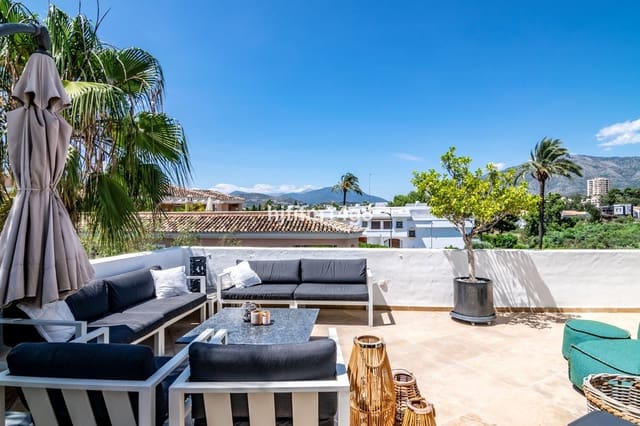 3 soverom Penthouse til salgs i La Dama de Noche - La Alzambra, Marbella med svømmebasseng - € 1 095 000 (Ref: 9540518)