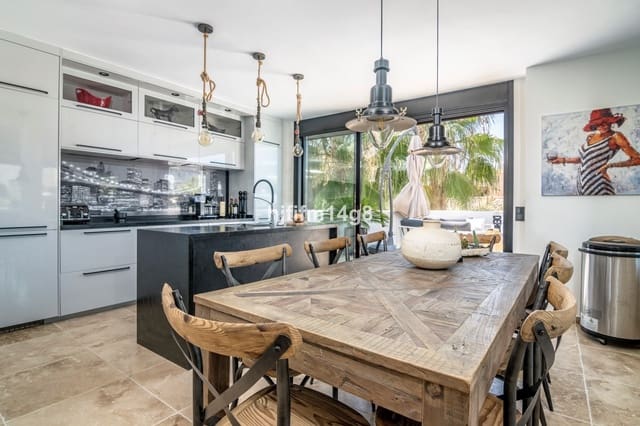 3 soverom Penthouse til salgs i La Dama de Noche - La Alzambra, Marbella med svømmebasseng - € 1 095 000 (Ref: 9540518)