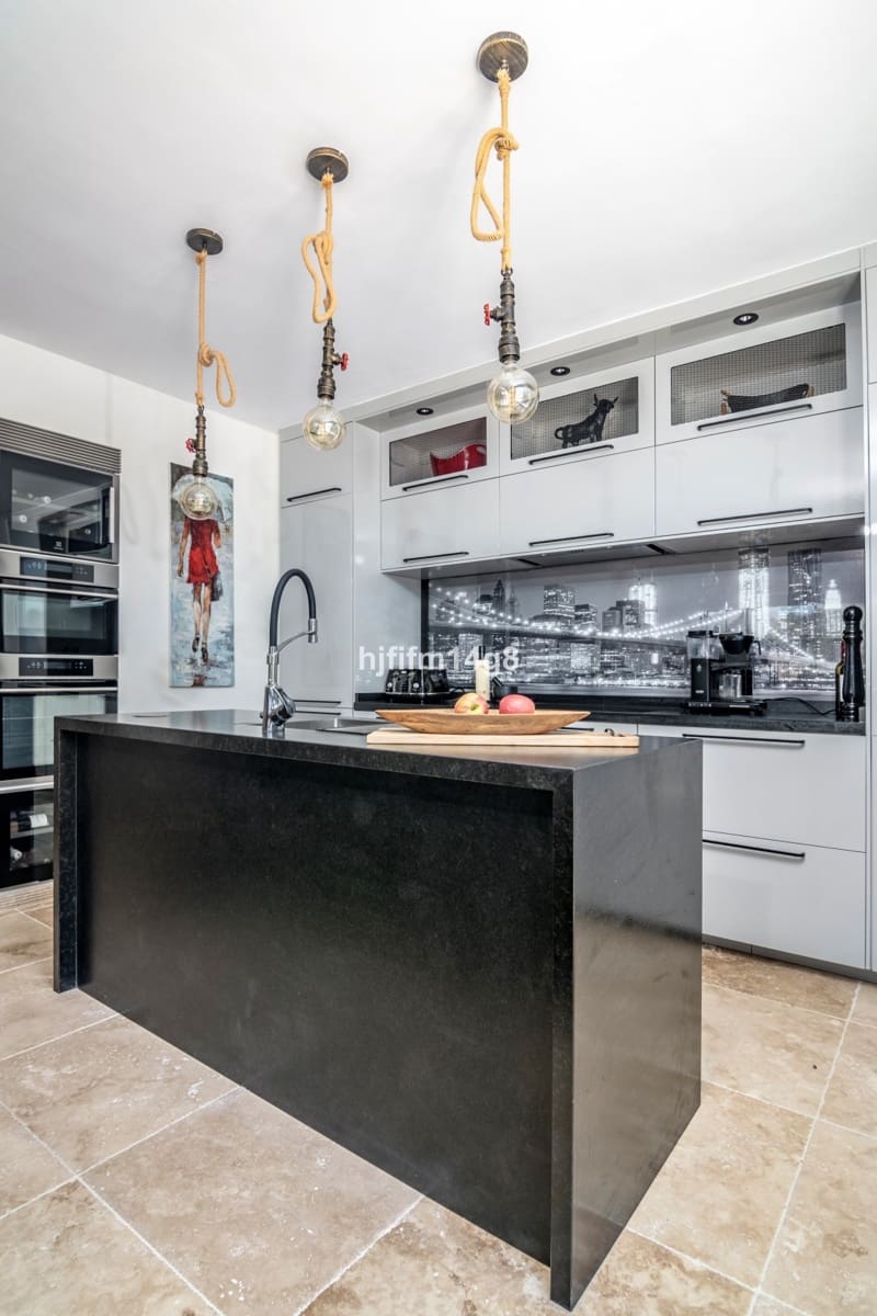 3 soverom Penthouse til salgs i Nueva Andalucia med svømmebasseng - € 1 095 000 (Ref: 9540518)