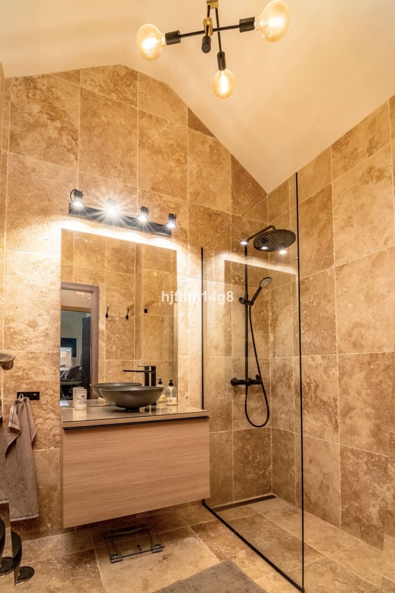 3 soverom Penthouse til salgs i Nueva Andalucia med svømmebasseng - € 1 095 000 (Ref: 9540518)