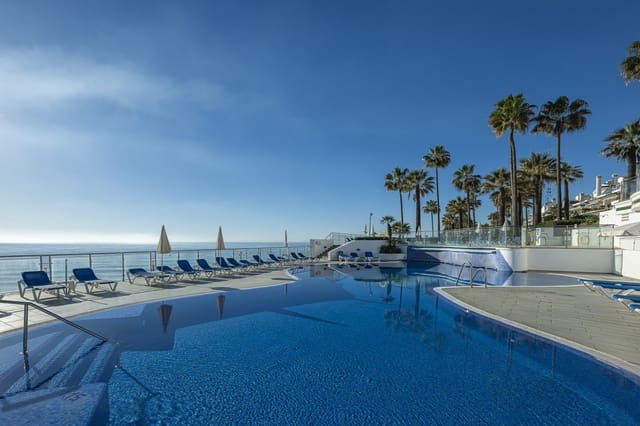 Ático de 3 habitaciones en Centro, Estepona en venta con piscina - 1.150.000 € (Ref: 9540522)